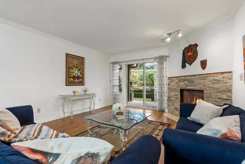 133 15153 98 AVENUE - photo 2 of 37