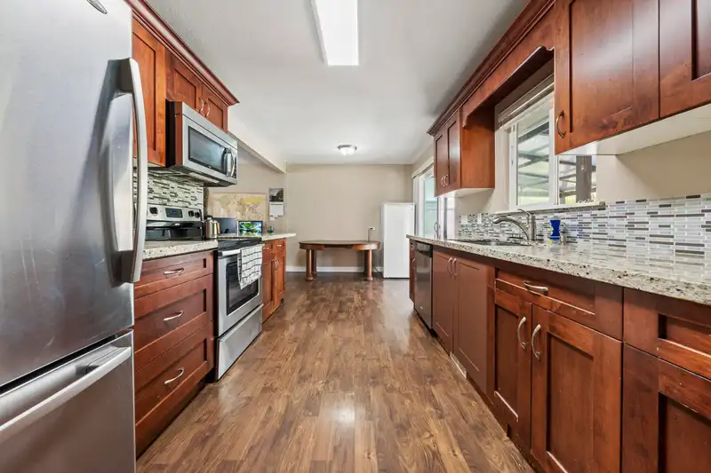 10096 HELEN DRIVE - photo 4 of 11