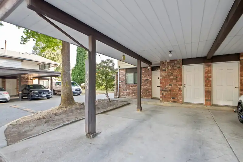 150 7474 138 STREET - photo 3 of 22