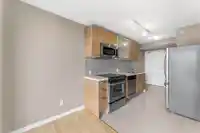 2506 9981 WHALLEY BOULEVARD - thumbnail 6