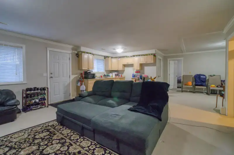 14506 72A AVENUE - photo 4 of 21
