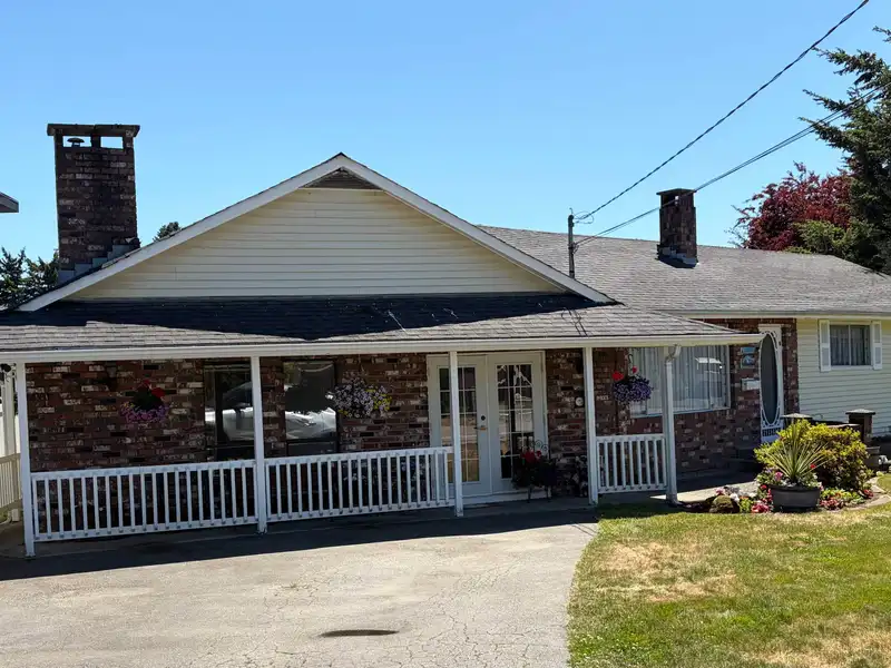 12204 85A AVENUE - photo 1 of 2