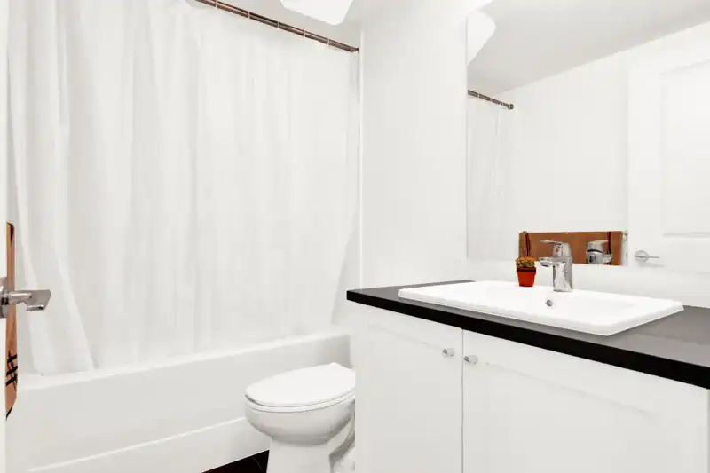 146 15778 85 AVENUE - photo 1 of 33