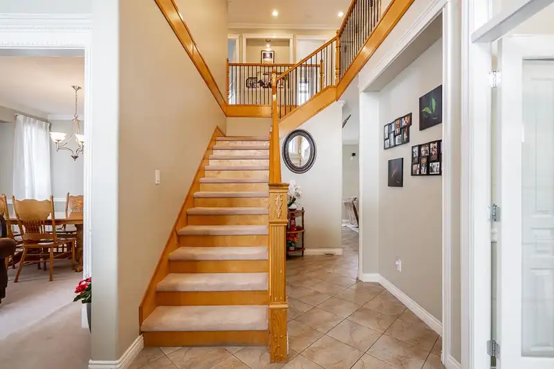 13053 96A AVENUE - photo 3 of 37