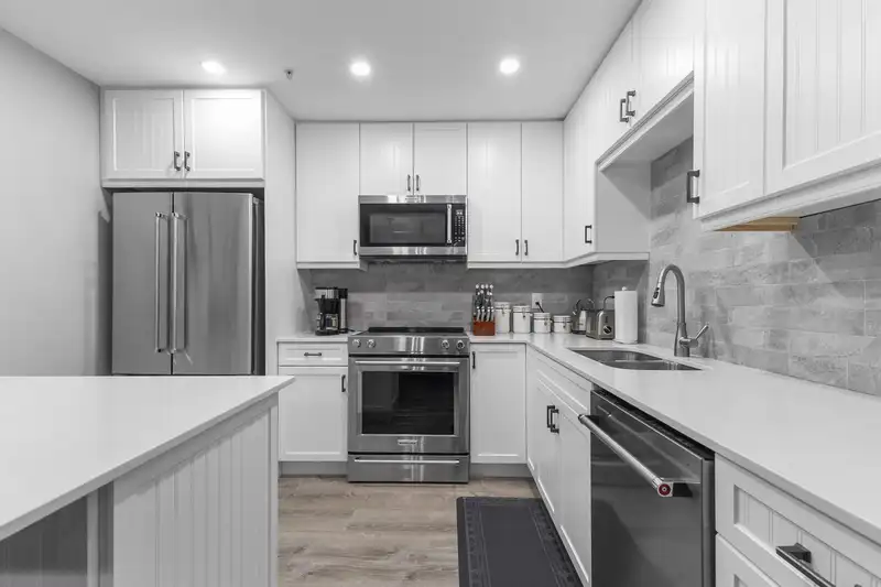 314 12110 80 AVENUE - photo 3 of 28