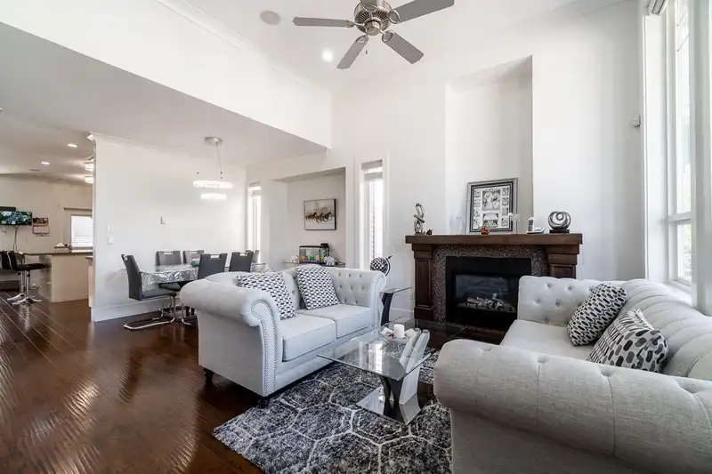 6461 140 STREET - photo 4 of 35