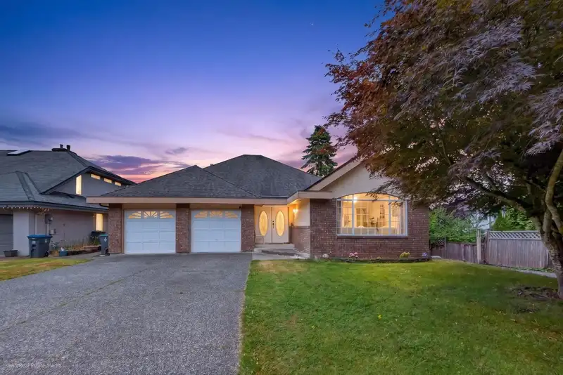 9416 163A STREET - photo 1 of 26