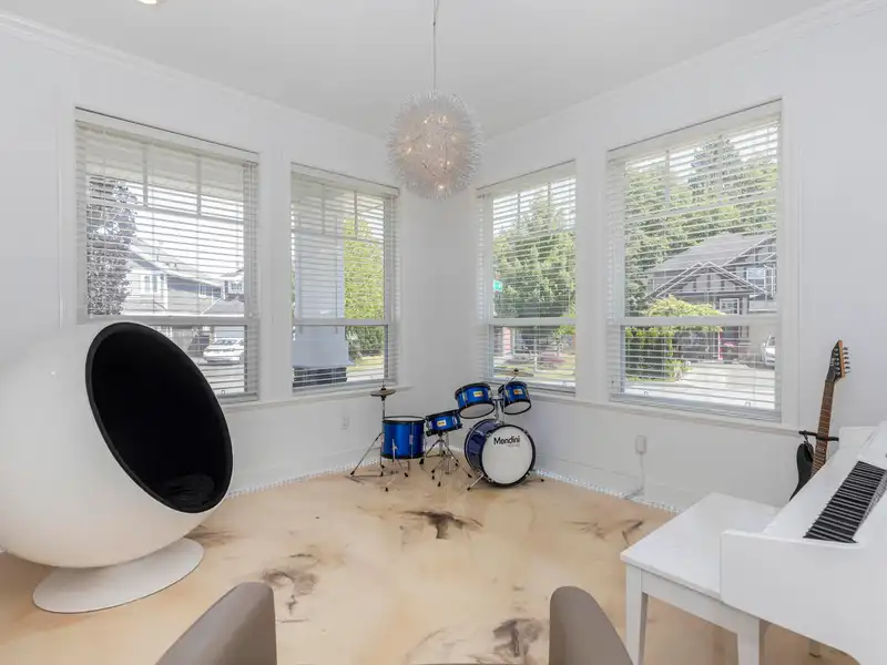 6455 143RD STREET - photo 4 of 34