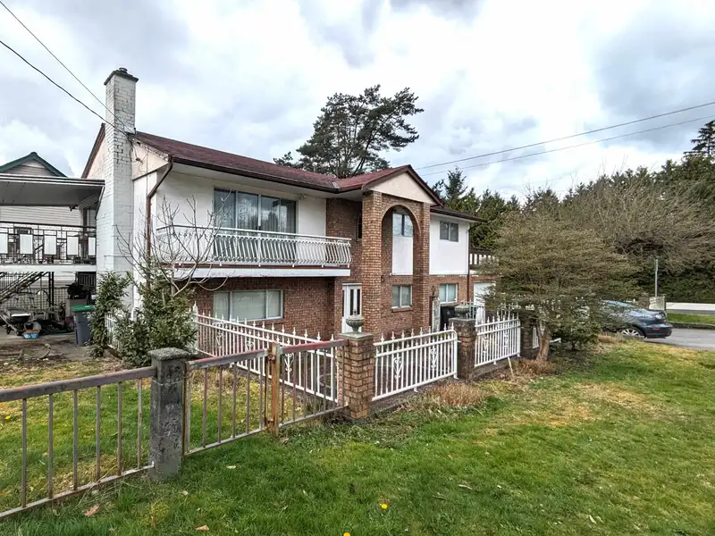 13858 BRENTWOOD CRESCENT - photo 1 of 20