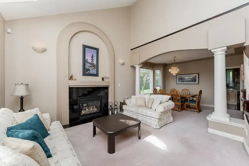 15273 58TH AVENUE - photo 3 of 40