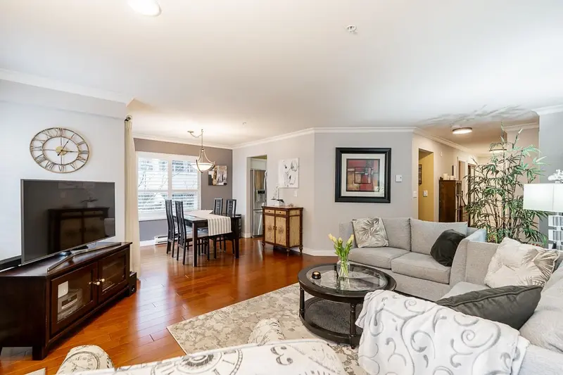 209 15272 20 AVENUE - photo 4 of 25