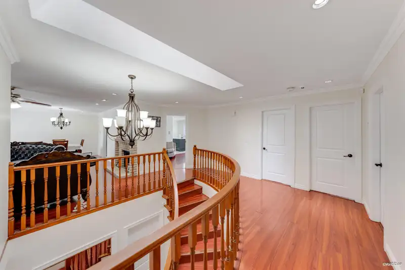 7069 144 STREET - photo 3 of 39