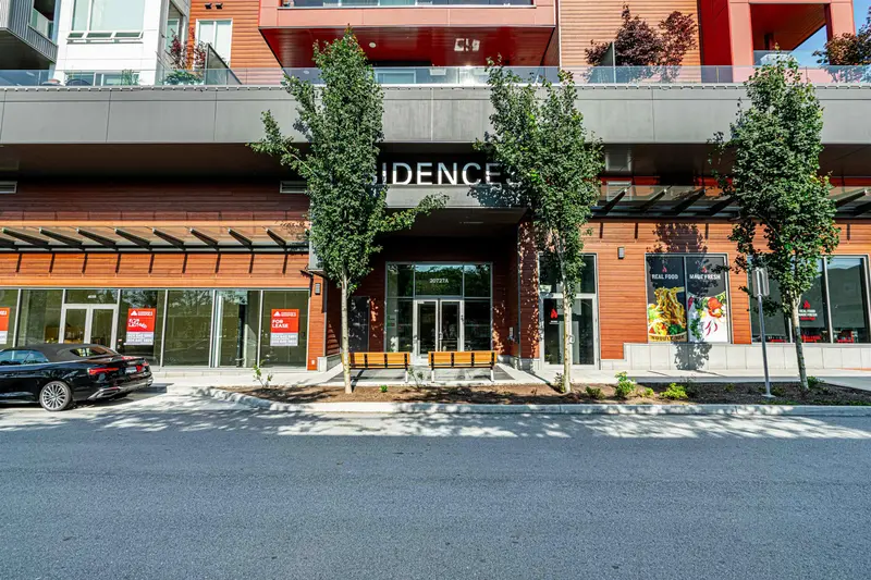 A420 20727 WILLOUGHBY TOWN CENTRE DRIVE - photo 2 of 25