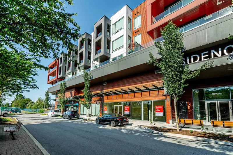 A420 20727 WILLOUGHBY TOWN CENTRE DRIVE - photo 3 of 25