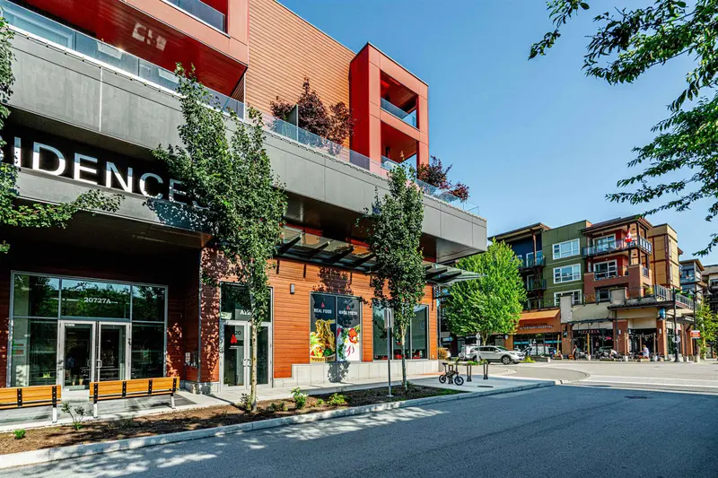 A420 20727 WILLOUGHBY TOWN CENTRE DRIVE - photo 4 of 25