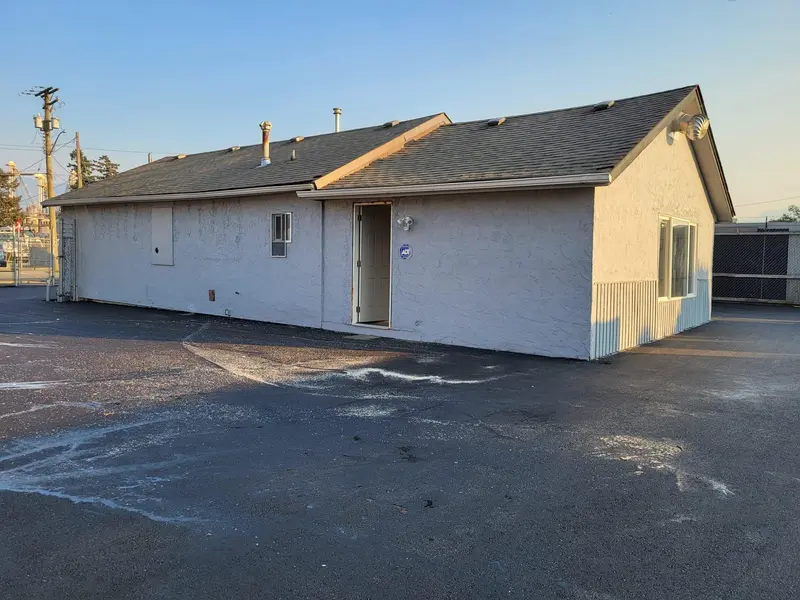 8965 NOWELL STREET - photo 3 of 4