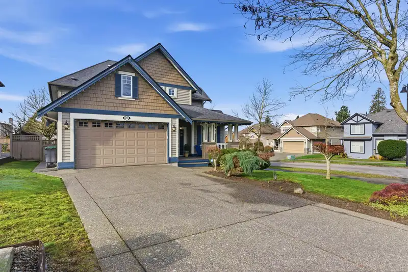 6093 164A STREET - photo 1 of 34