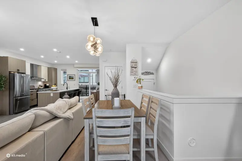 118 7947 209 STREET - photo 4 of 25