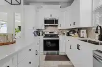 14891 57B AVENUE - thumbnail 8
