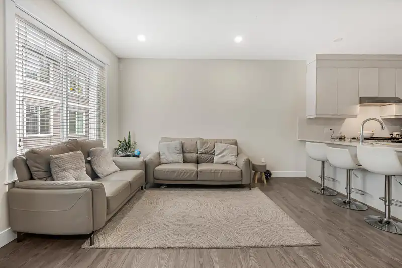 20 8033 166B STREET - photo 4 of 25