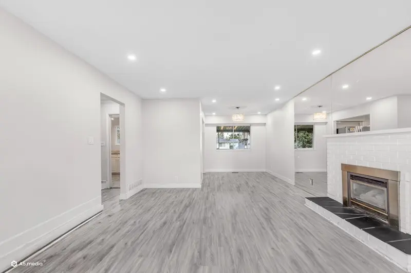 11573 84A AVENUE - photo 3 of 25