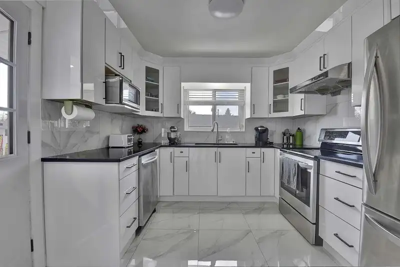 10121 127B STREET - photo 1 of 32