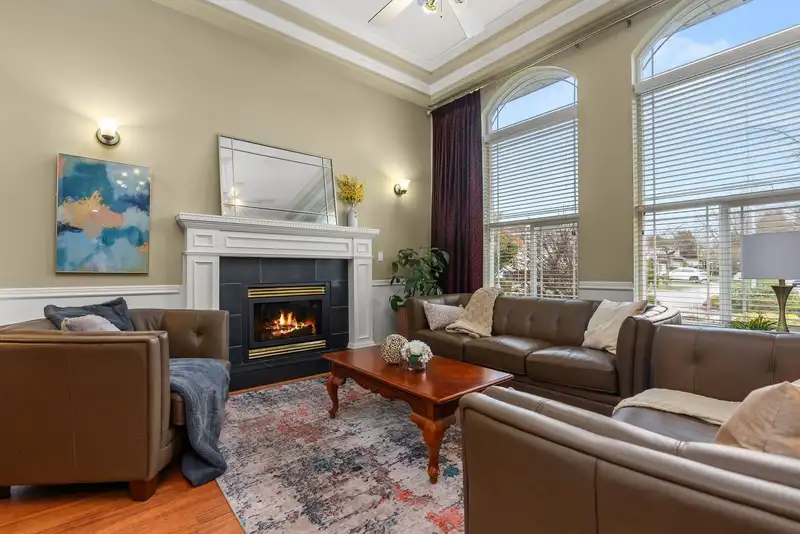 12179 63A AVENUE - photo 2 of 37