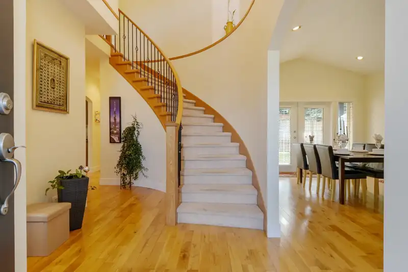 6122 164 STREET - photo 2 of 25