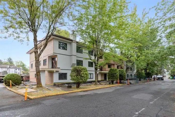 204 7120 133 STREET - photo 1 of 19