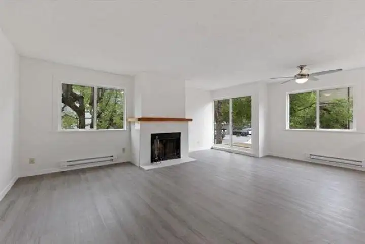204 7120 133 STREET - photo 2 of 19