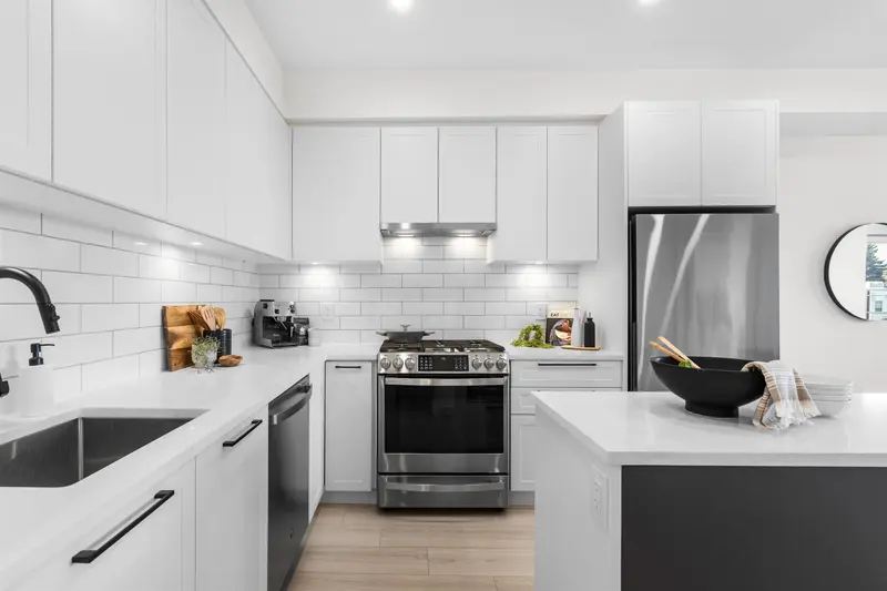 405 32174 GEORGE FERGUSON WAY - photo 2 of 25