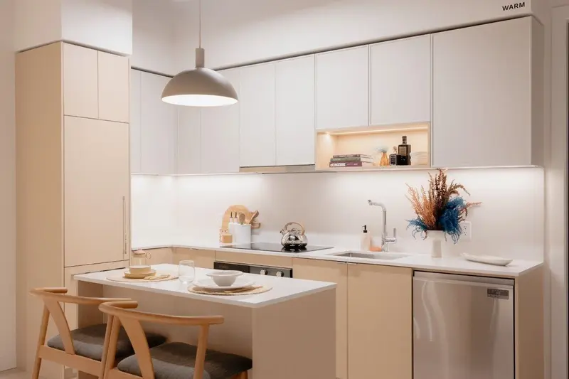 201 3633 WILLINGDON AVENUE - photo 2 of 15