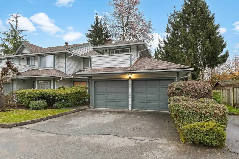 10 9947 151 STREET - photo 2 of 27