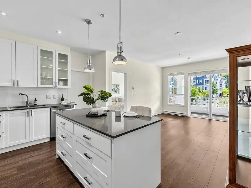 202 16398 64 AVENUE - photo 2 of 29
