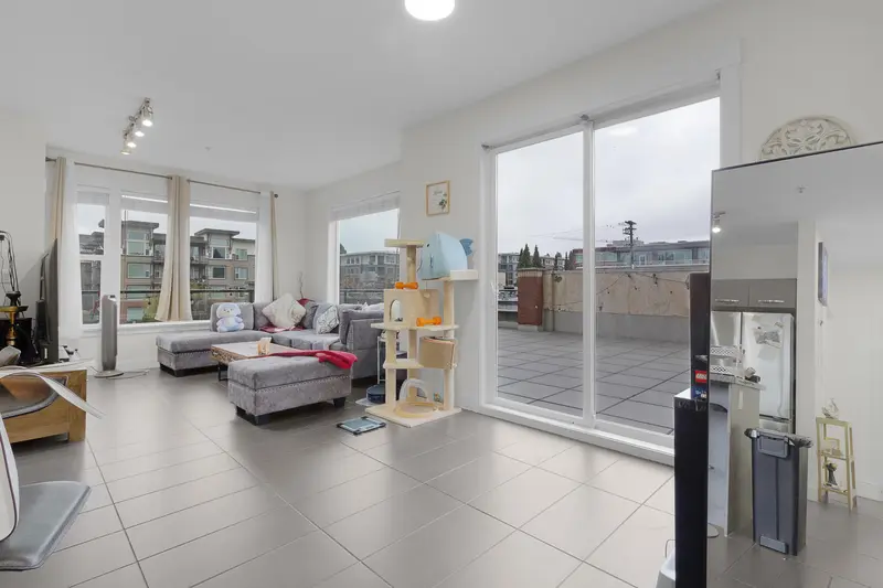 202 1975 MCCALLUM ROAD - photo 1 of 25