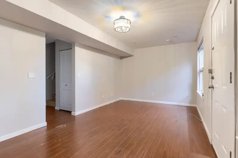 21 6366 126 STREET - photo 4 of 21