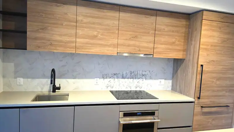 809 10448 UNIVERSITY DRIVE - photo 3 of 12