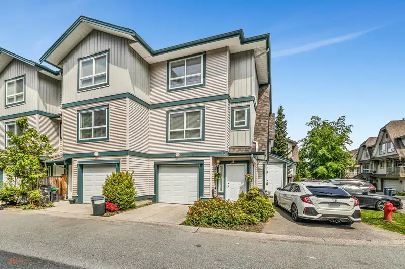 15 12730 66 AVENUE - photo 3 of 29