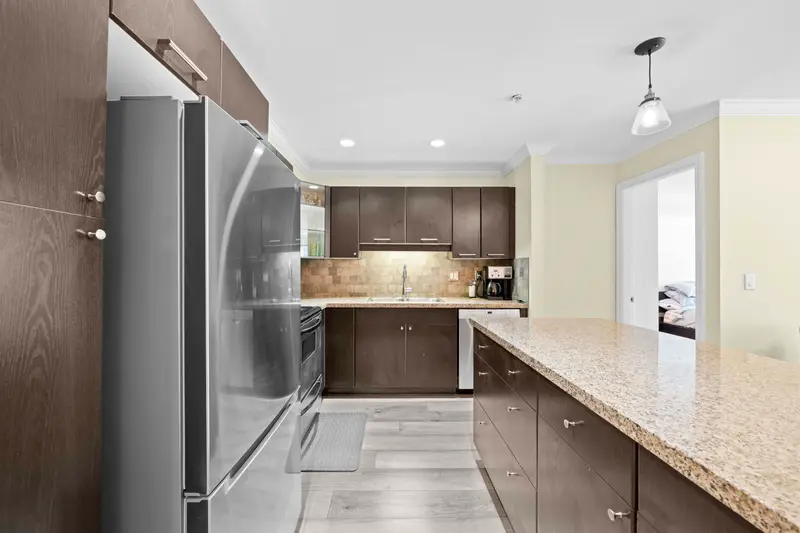 210 5438 198 STREET - photo 4 of 23