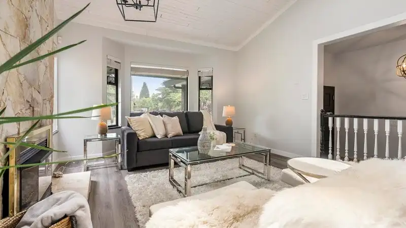 16202 SOUTHGLEN PLACE - photo 4 of 38