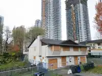9935-9937 138 STREET - thumbnail 1