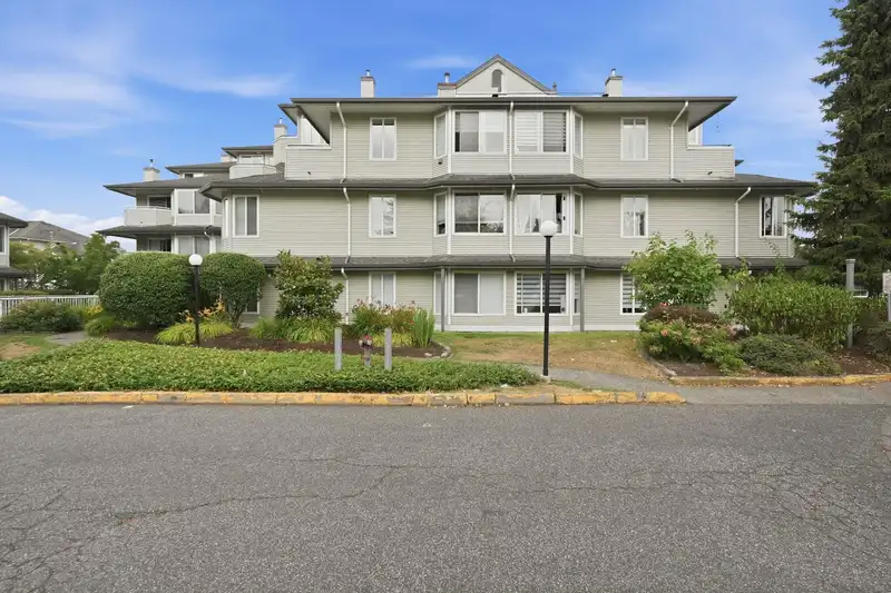304 12130 80 AVENUE - photo 2 of 27