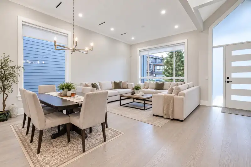 7755 154A STREET - photo 3 of 39