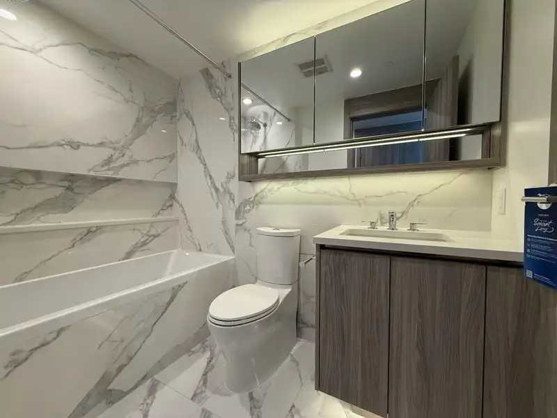 1610 13768 100TH AVENUE - photo 4 of 27