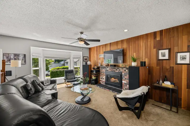 12241 80A AVENUE - photo 3 of 39
