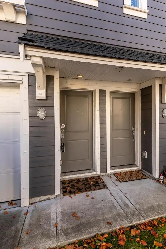 39 18681 68 AVENUE - photo 2 of 40