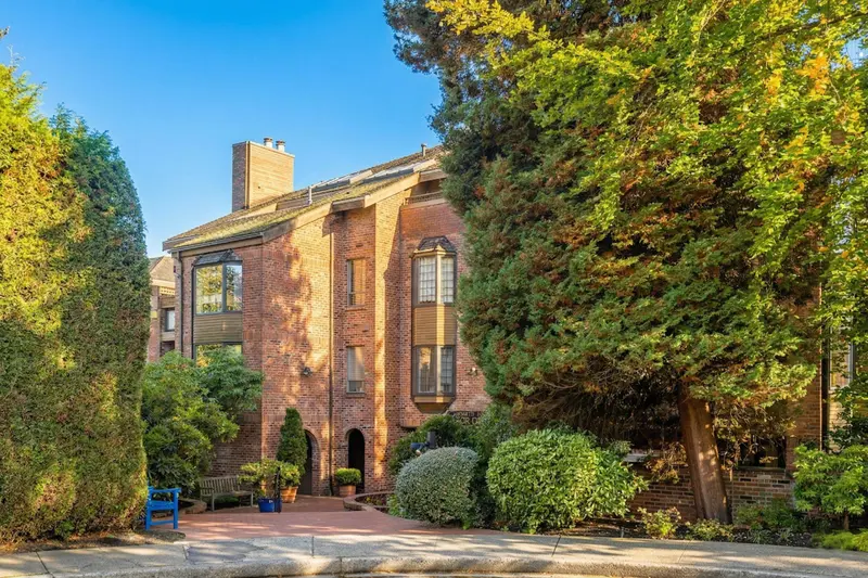 408 2320 W 40TH AVENUE - photo 2 of 19