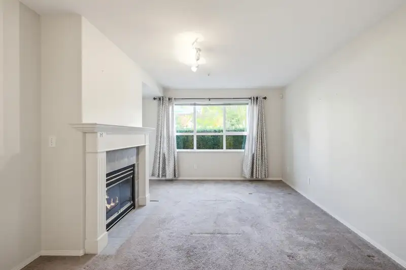 101 13860 70 AVENUE - photo 3 of 25