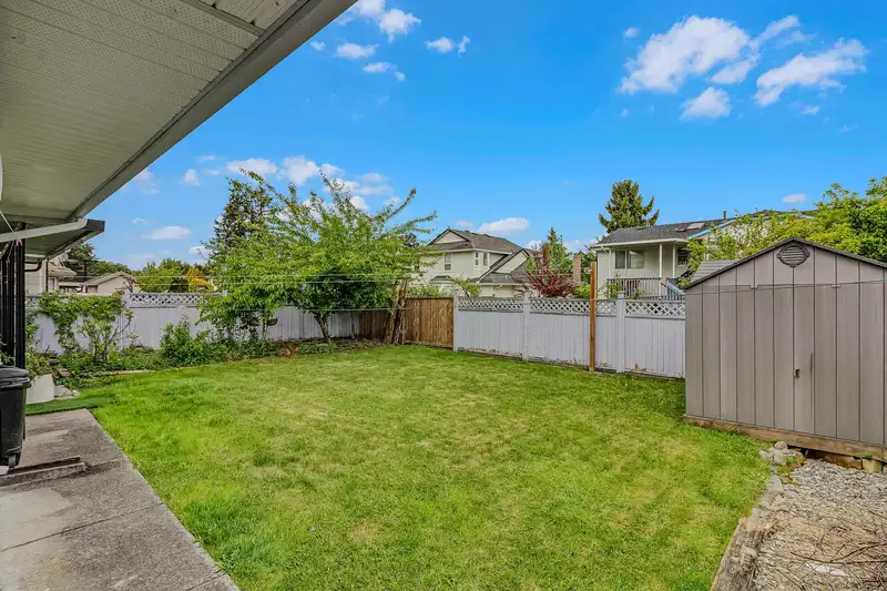 8348 133 STREET - photo 4 of 40