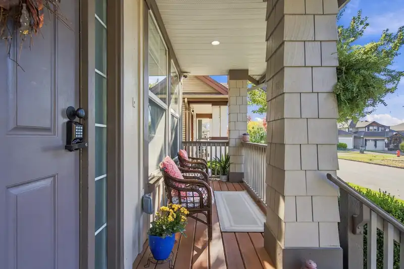 6926 190 STREET - photo 3 of 25